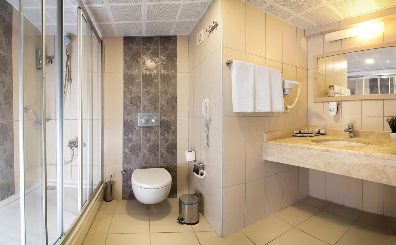 Grand Sahins Gumuldur Otel İzmir