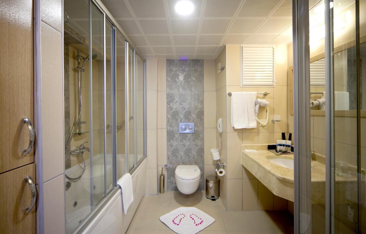 Grand Sahins Gumuldur Otel 4*